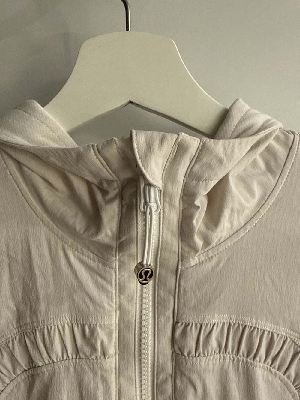 Lululemon Define Jacket Ruched Detail White - Picture 2 of 4